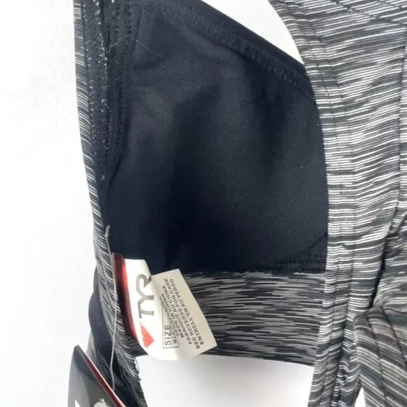 TYR Women’s V Neck Black Sports Bra Size Small - Picture 3 of 4